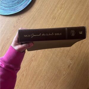 NKJV Journal the Word Bible - Brown Faux Leather